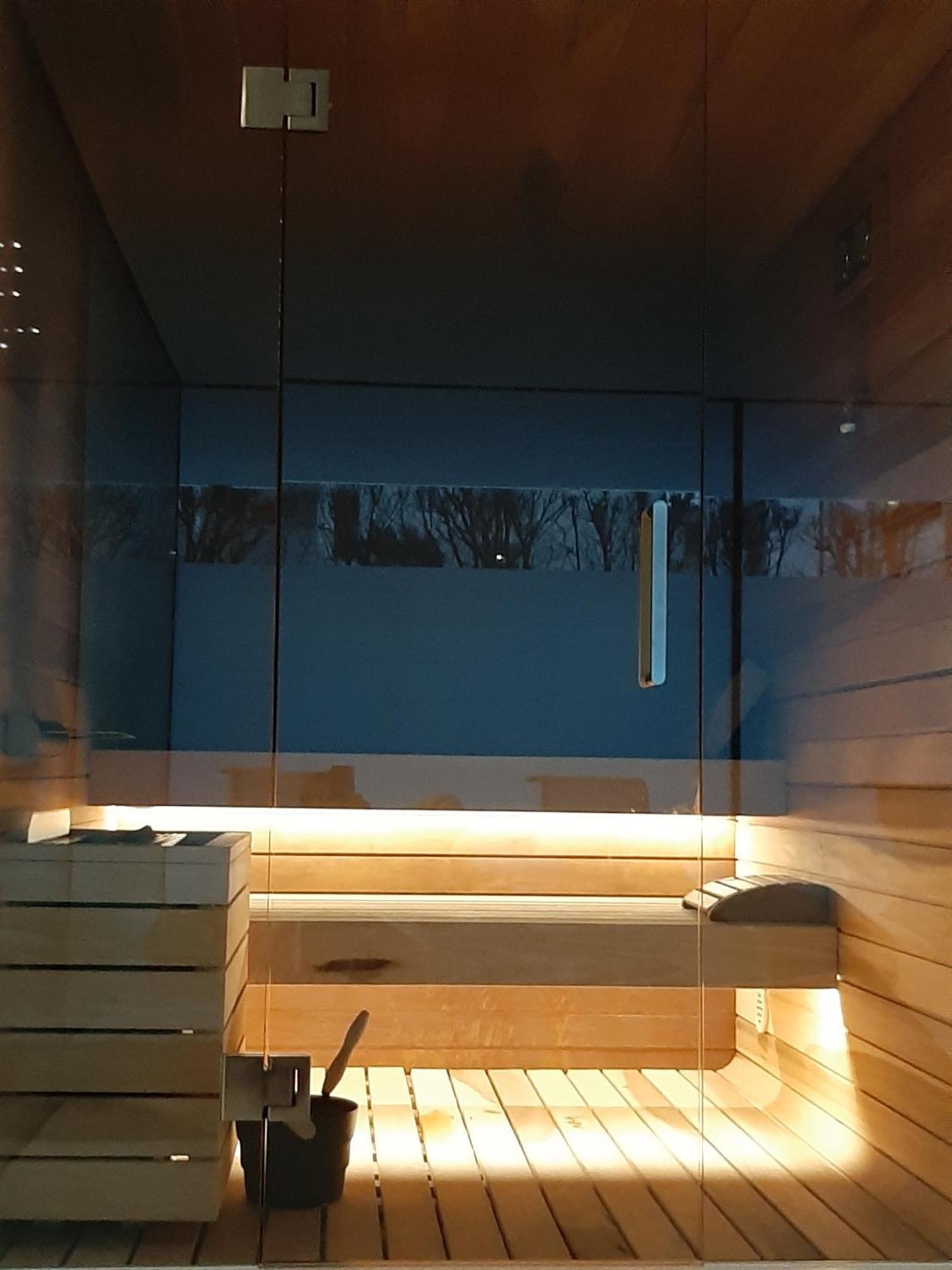Luxury Pool, Spa, Gym